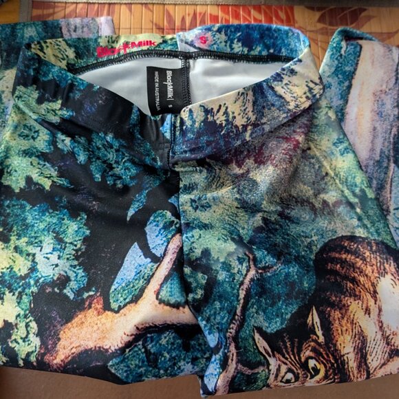 Blackmilk Alice in wonderland Cheshire cat leggings - Picture 2 of 3